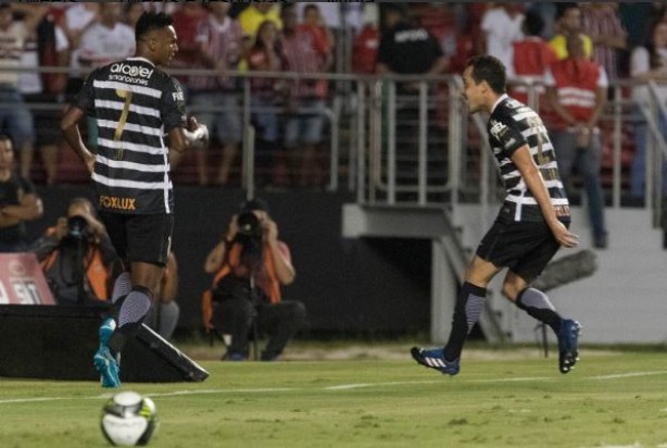J e Rodriguinho anotaram os gols do Corinthians neste domingo