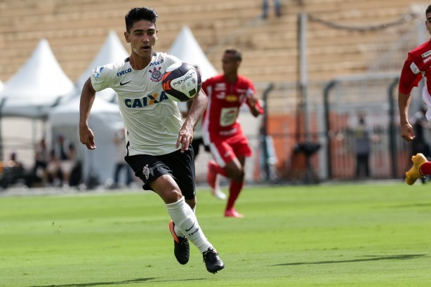 Fabrcio Oya atuou no empate de 1 a 1 do Sub-20 Corinthians contra o Red Bull Brasil