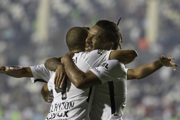 Reservas participaram de todos os gols do Corinthians