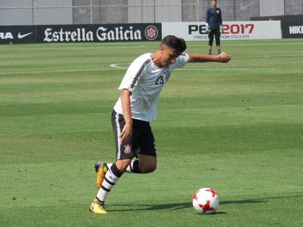 Gustavo Mantuan  jogador da categoria sub-17 do Corinthians