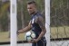Conversa reservada de Carille com Maycon, J� longe dos demais... A sexta-feira do Corinthians
