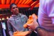 Cr�dito no cart�o do Burger King acaba; Pedrinho se diverte ao contar como descobriu