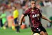 Corinthians negocia a contrata��o de lateral-esquerdo do Atl�tico Paranaense