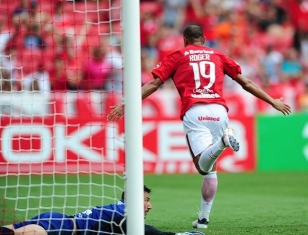 [Enquete] Roger pode pintar no Timão, seria o atacante que a Fiel está esperando?