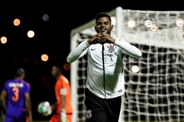 Nathan, centroavante do Sub-20, anotou belo gol de cobertura no tempo normal