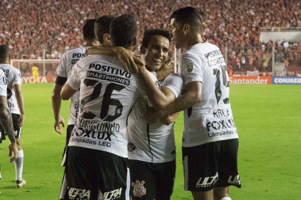 Confira: Torcedores rivais elogiam time do Corinthians