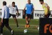 Emerson Sheik em campo, Kazim com virose e titulares na parte interna: a sexta-feira do Corinthians