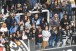 Sem cobran�a de ingresso, mulherada vai em peso � Arena Corinthians e muda ambiente do est�dio