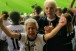 Dona M�rcia vai muito al�m de um v�deo viral de velhinhos corinthianos comemorando no metr�