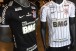 Com opo acima de R$ 500, Corinthians j vende camisas com patrocnios em preto e branco
