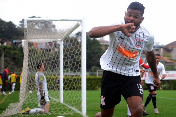 Nathan marcou o gol da vitória do Corinthians nessa quarta-feira