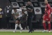Coelho evita pensar em rivais do Corinthians e fala em passar o bast�o 'da melhor forma poss�vel'