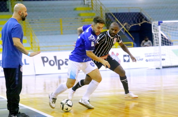 Corinthians abriu a disputa das oitavas de final da Liga Nacional de Futsal