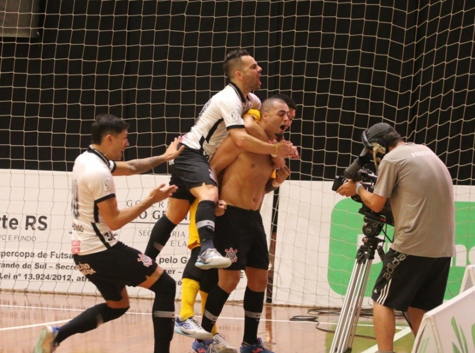 Corinthians conquista o bicampeonato da Supercopa de Futsal