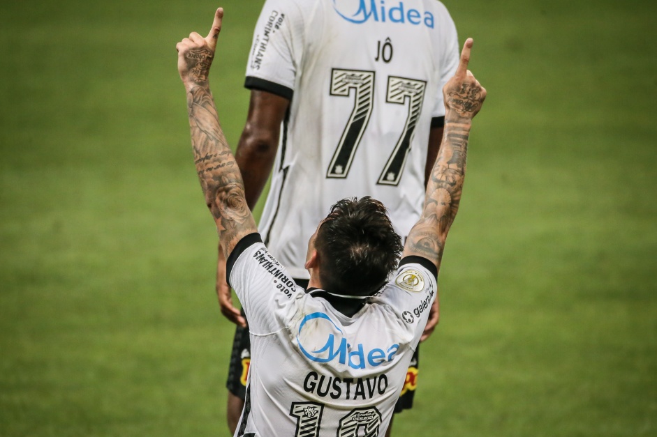 Gustavo Silva foi o autor do primeiro gol da vitria por 3 a 0 do Corinthians contra o Sport