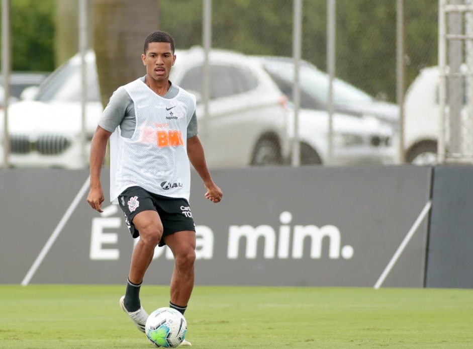 Matheus Davó estreou como titular pelo São Bernardo e foi o único a jogar por 90 minutos