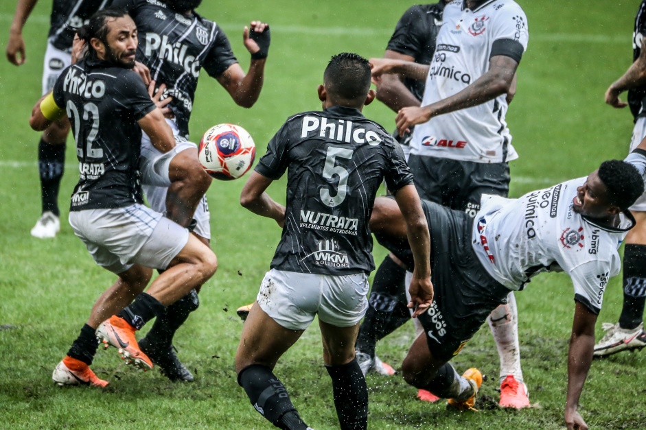 Corinthians se posicionou sobre situao do gramado durante duelo contra Ponte Preta