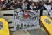Um dos alvos do protesto no Corinthians, Augusto Mello marca presen�a e aprova cobran�a