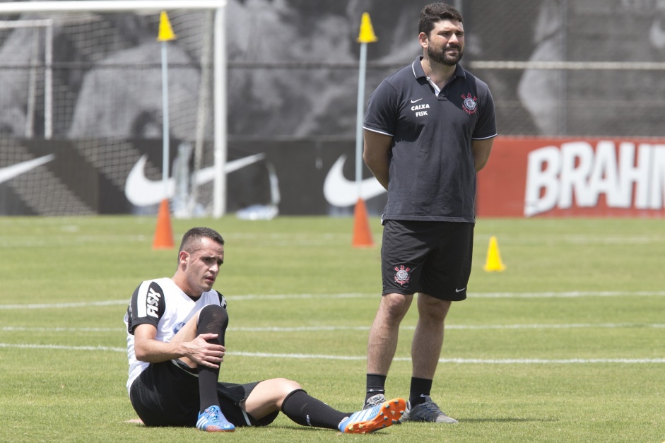 Ex-fisioterapeuta do Corinthians relembra trajetória de ...