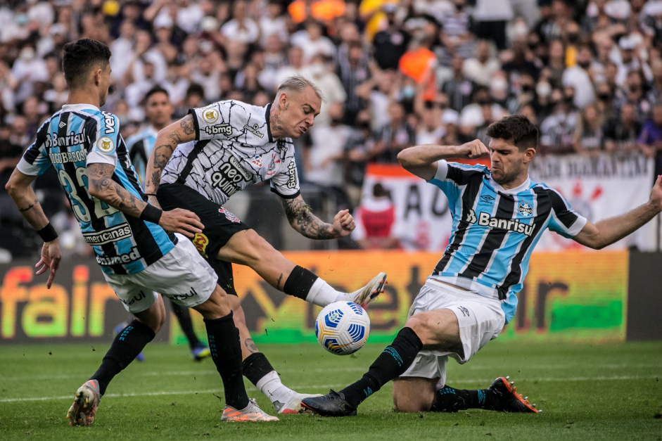Corinthians tinha a chance de garantir o rebaixamento do Grêmio no último domingo