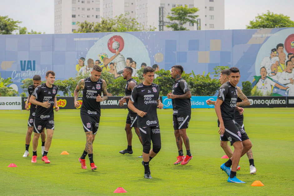 Corinthians voltou a treinar na segunda-feira