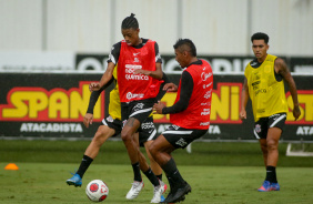 Corinthians treinou nesta quinta-feira com a participação de Robson Bambu