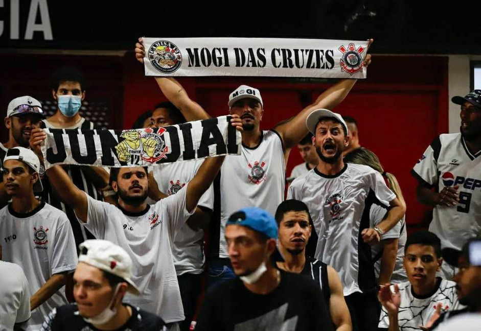 Torcida do Corinthians já pode garantir ingresso para os próximos jogos do basquete
