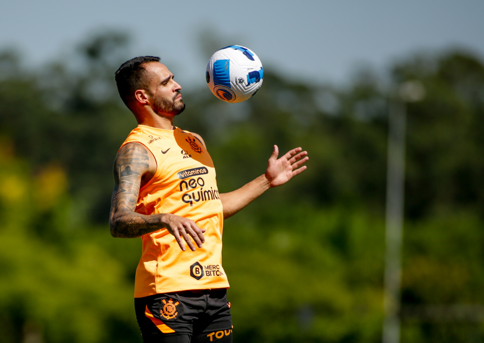 Renato Augusto participou normalmente do treino do Corinthians nesta quarta-feira