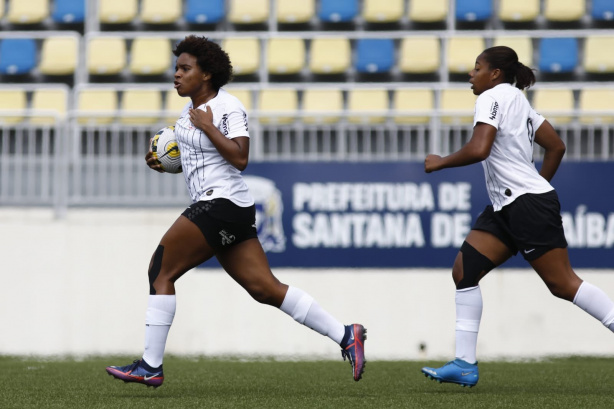 Duda Mineira marcou o primeiro gol da vitria do Corinthians por 4 a 0 diante do Esmac no Brasileiro Feminino Sub-17