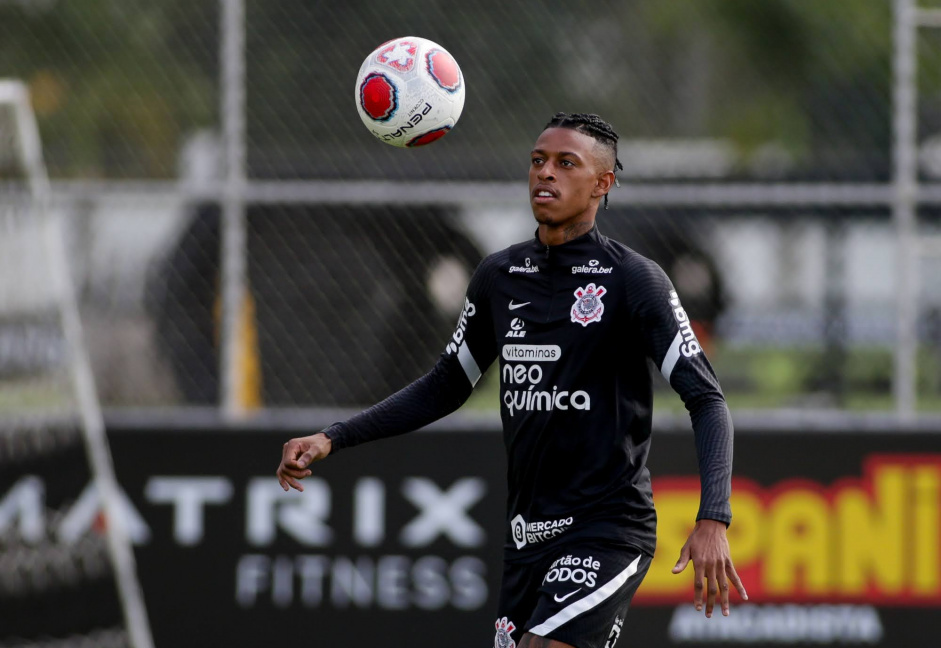 Robson Bambu volta a ser opção no banco de reservas do Corinthians para jogo contra o Deportivo Cali