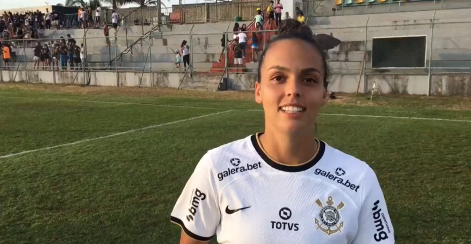 Gabi Portilho marcou o terceiro gol do Corinthians na vitória contra o Cresspom; jogadora comemorou o tento marcado em sua terra natal