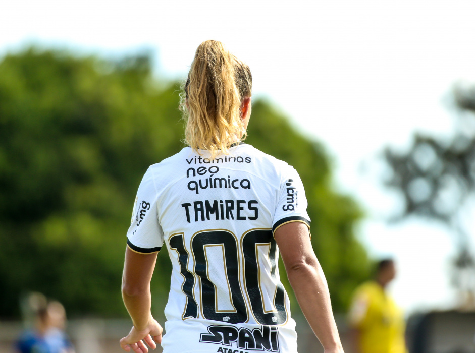 Tamires recebeu uma música em homenagem aos 100 jogos pelo Corinthians