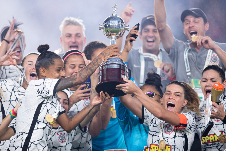 Corinthians conquistava seu terceiro título de Libertadores há seis meses