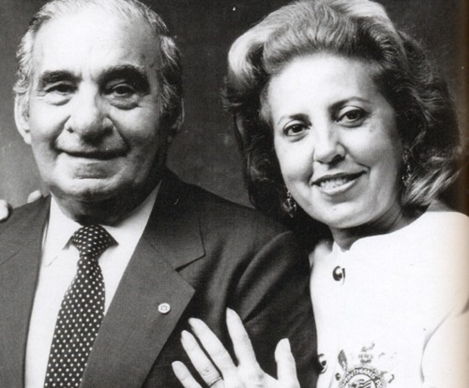 Vicente Matheus foi presidente do Corinthians em três oportunidades; dona Marlene, sua esposa, foi a primeira presidente mulher de um clube
