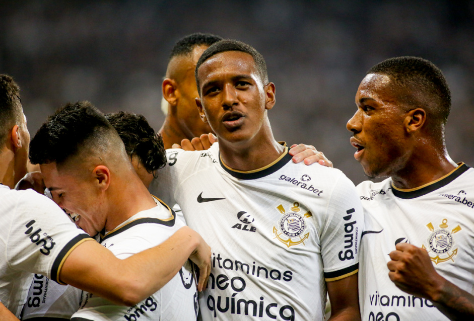 Robert Renan foi muito  elogiado após a vitória do Corinthians contra o Santos