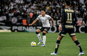 Du Queiroz saiu com problema muscular nos minutos finais do primeiro tempo contra o Santos no sábado