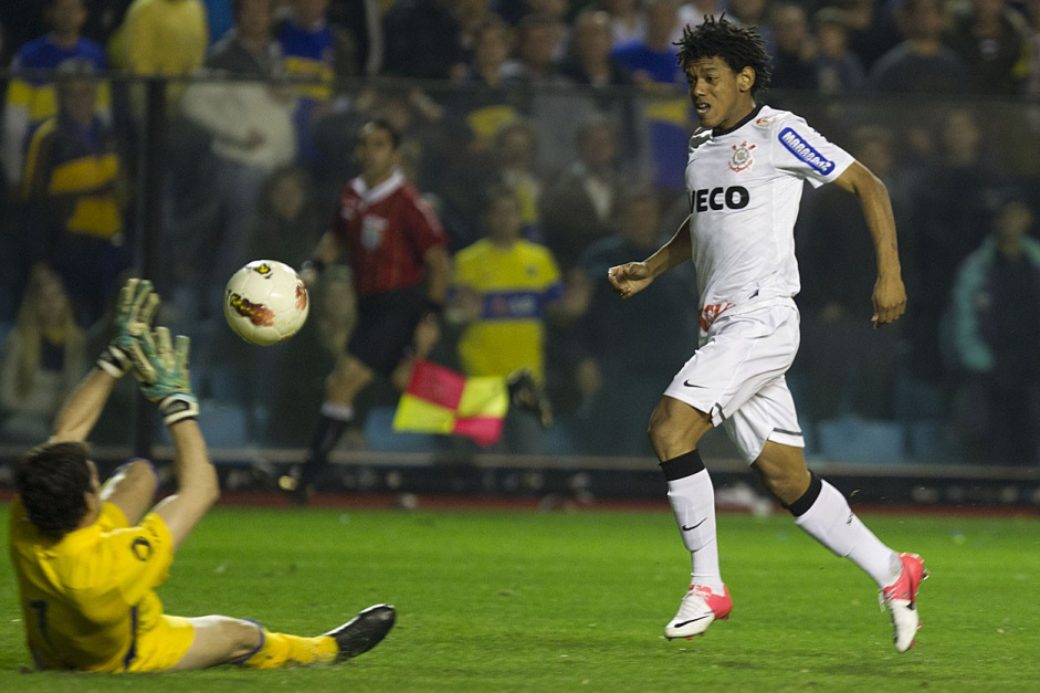 Romarinho estreou na Libertadores contra o Boca Juniors, na final da competição; jogador entrou no lugar de Danilo e marcou o gol de empate aos 41 na Bombonera