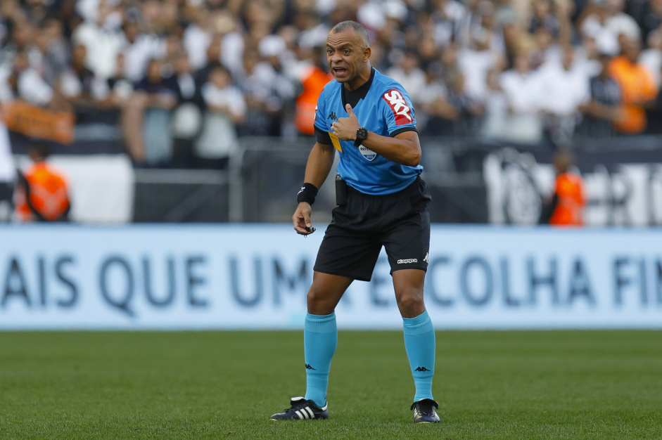 Wilton Pereira volta a apitar confronto do Corinthians no Brasileiro 2022