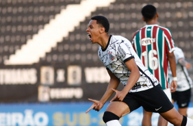 Arthur Sousa marcou outra vez pelo Corinthians