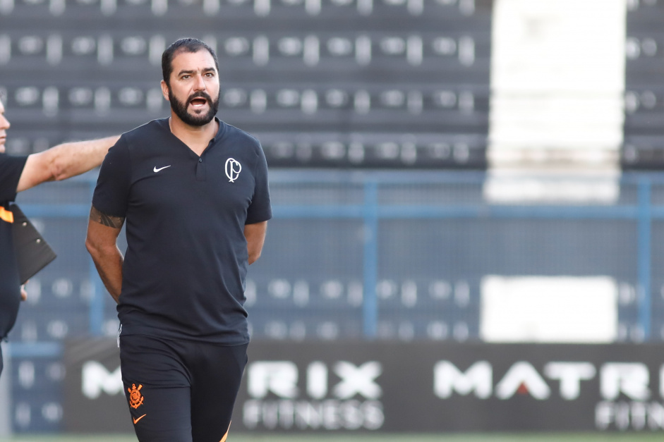 Corinthians encara o XV de Ja pelo Paulisto Sub-20. Danilo  o treinador do clube alvinegro.