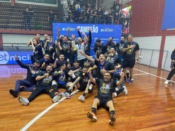 Corinthians bate o Atlntico e  campeo da Liga Nacional de Futsal