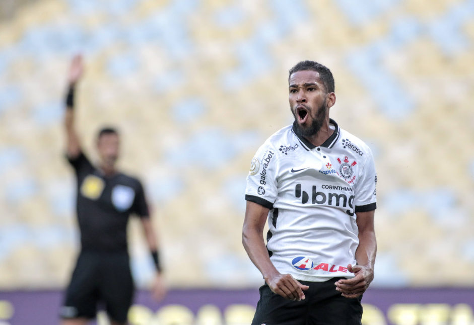 Everaldo com a camisa do Corinthians em 2020