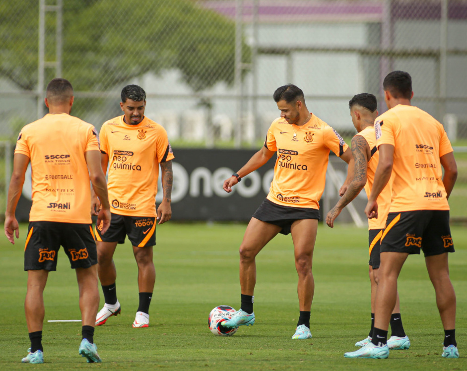 Matheus Bidu e ngel Romero so dois dos quatro jogadores do elenco do Corinthians ainda sem regularizao dos seus contratos na FPF e na CBF