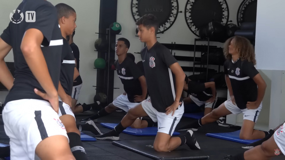 O Corinthians Sub-15 fez boa parte da preparao dentro da academia