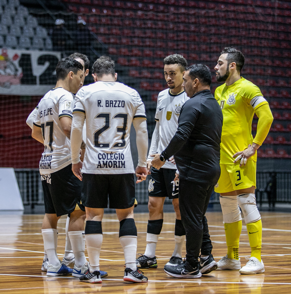 Corinthians  um dos melhores times do Paulista de Futsal e lidera o seu grupo com folga