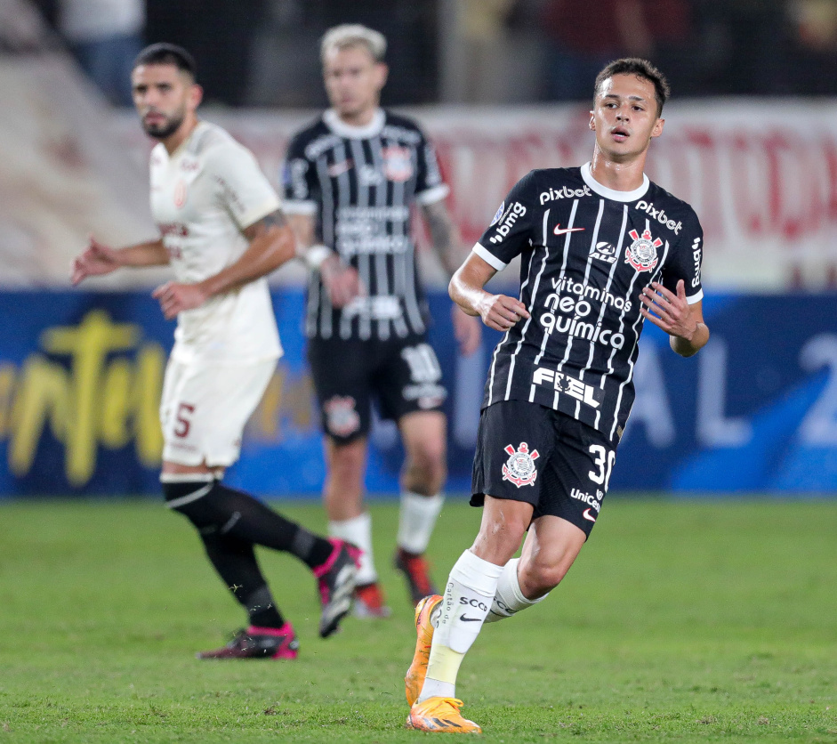 Matheus Arajo durante jogo do Corinthians contra o Universitario, do Peru, pela Sul-Americana