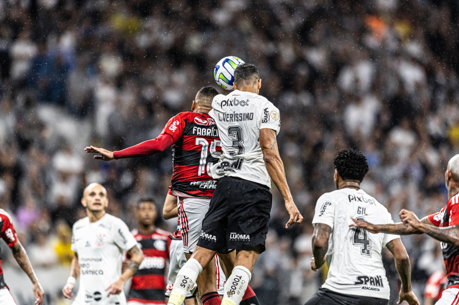 Lucas Verssimo no embate contra o Flamengo na Neo Qumica Arena