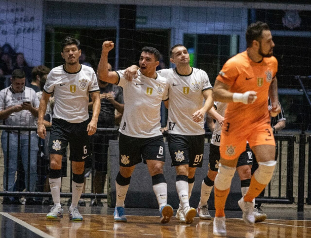 Corinthians vence o Bragana sem sustos e garante vaga na semifinal do Estadual de Futsal