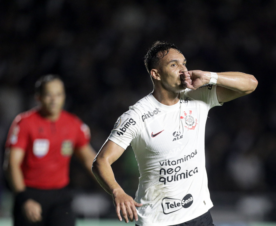 Giovane anotou seu primeiro gol pelo Corinthians na vitria sobre o Vasco