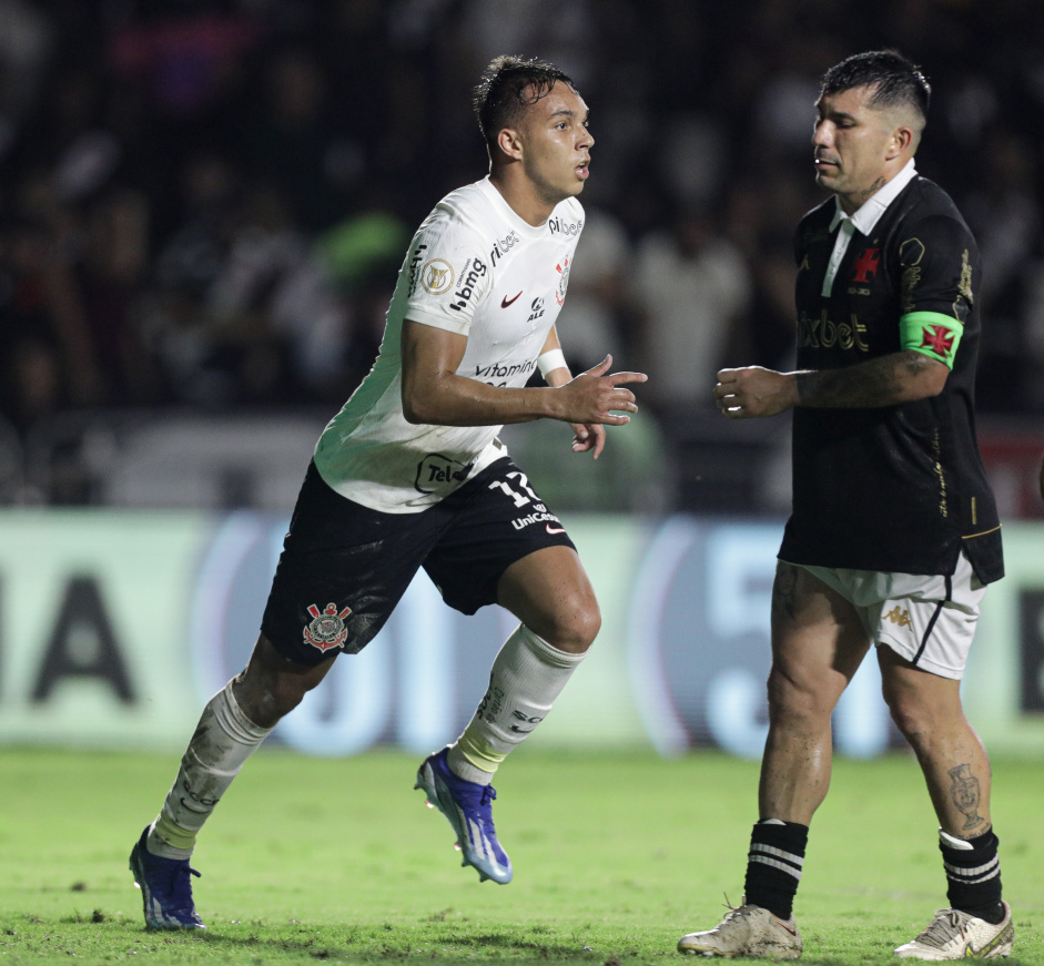 Giovane comenta primeiro gol pelo profissional do Corinthians
